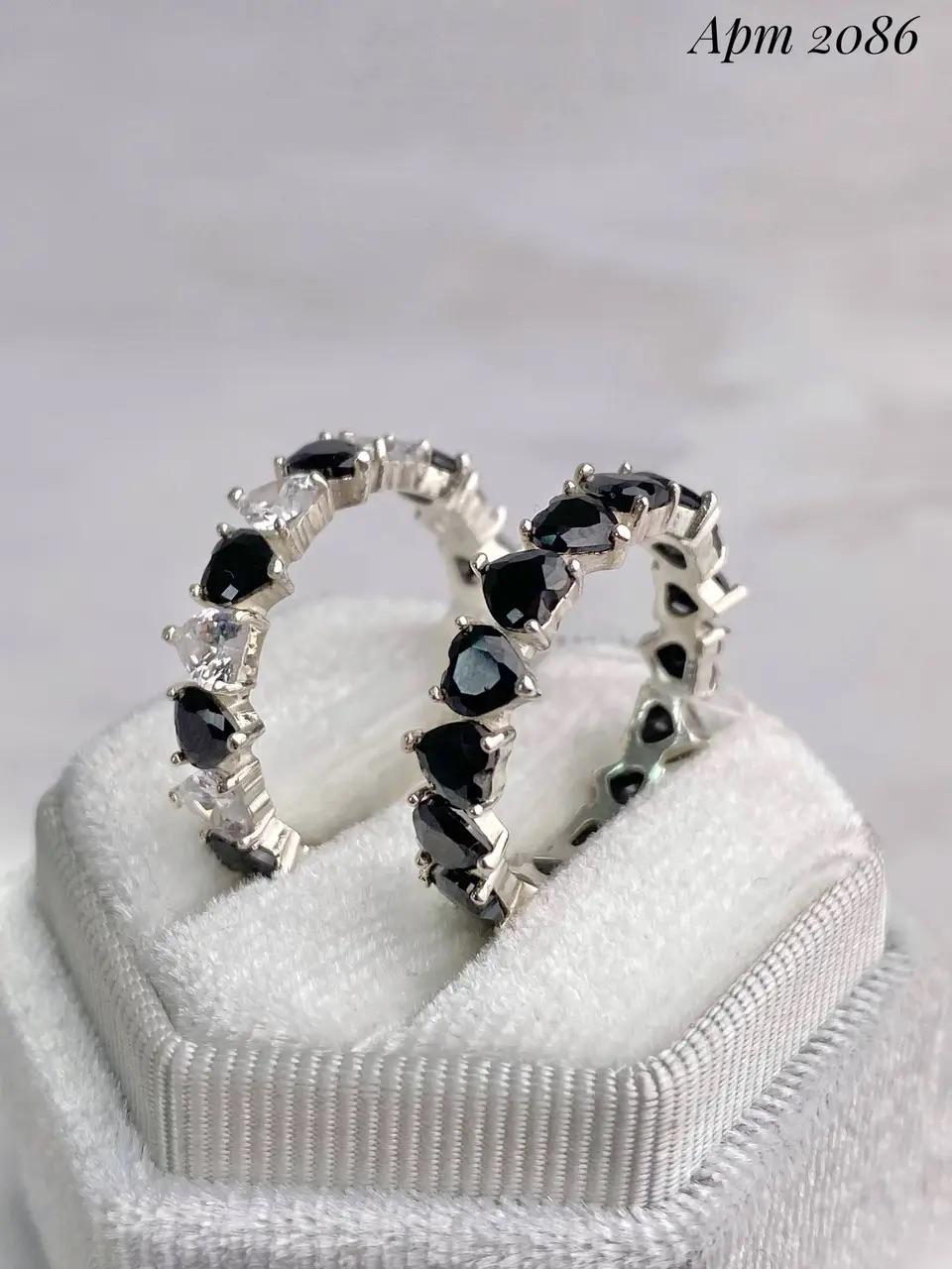 Black Heart Stone Ring | Silver Band with Black Hearts | Gothic Stackable Ring | Gift for Her | Romantic Jewelry