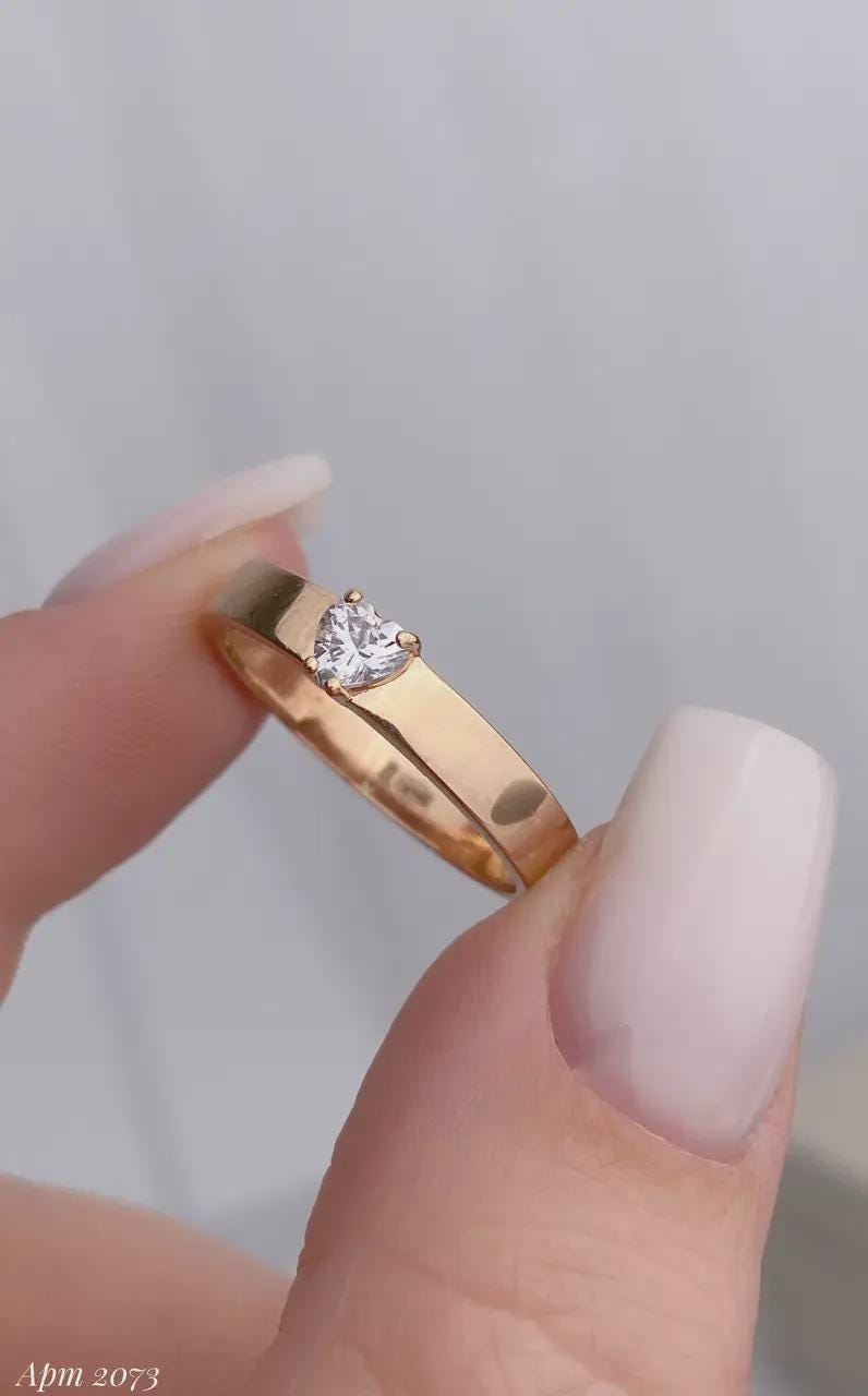 Heart Shaped Engagement Ring – 925 Silver with 9K Gold Plating and Cubic Zirconia – Promise Ring for Her – Minimalist Heart Ring