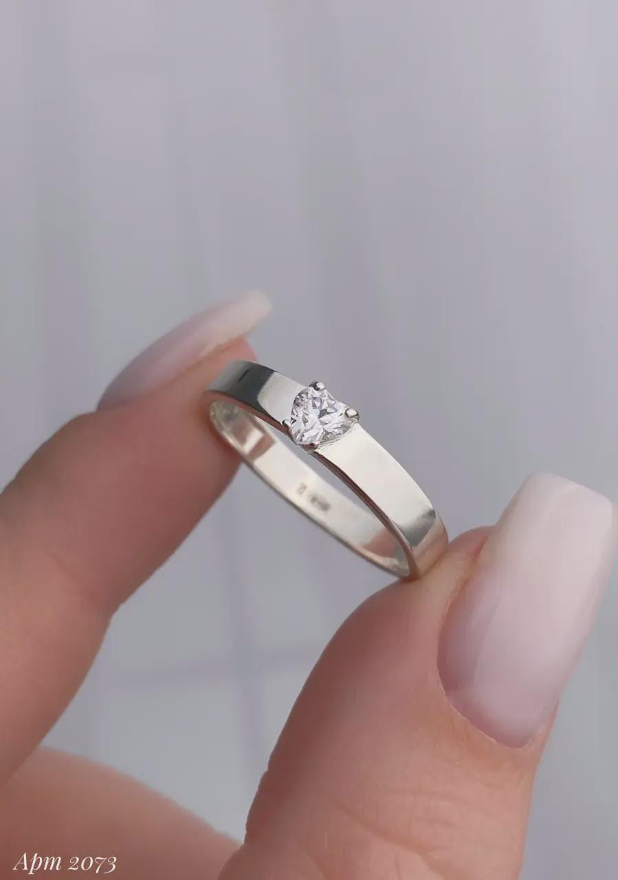 Heart Shaped Engagement Ring – 925 Silver with 9K Gold Plating and Cubic Zirconia – Promise Ring for Her – Minimalist Heart Ring