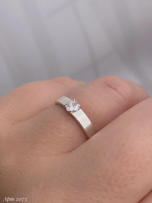 Heart Shaped Engagement Ring – 925 Silver with 9K Gold Plating and Cubic Zirconia – Promise Ring for Her – Minimalist Heart Ring